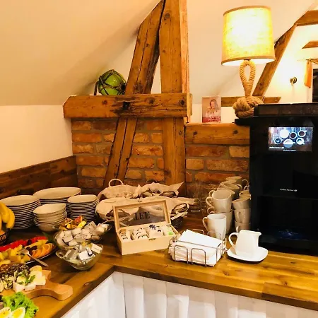 Pensionat Haus Tannenhof 3*